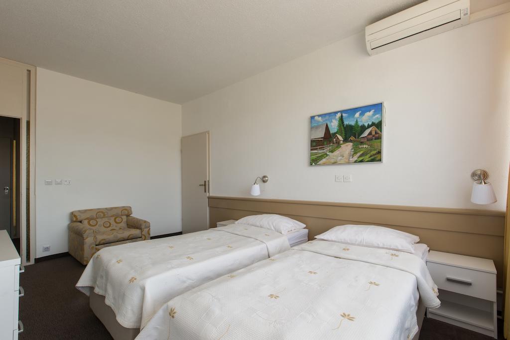Hotel Krim Bled Ngoại thất bức ảnh